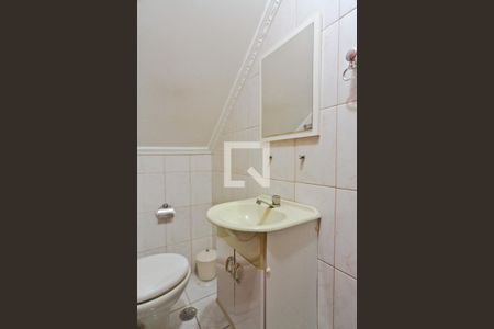 Lavabo de casa para alugar com 3 quartos, 230m² em Vila Carbone, São Paulo