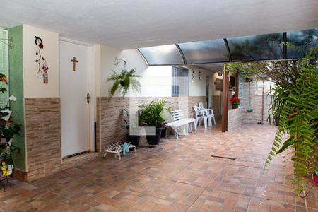 Casa à venda com 200m², 2 quartos e 2 vagas Casa à venda com 200m², 2 quartos e 2 vagasGaragem