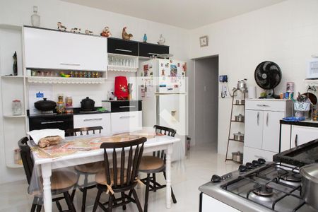 Casa à venda com 200m², 2 quartos e 2 vagas Casa à venda com 200m², 2 quartos e 2 vagasCozinha