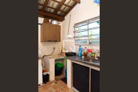 Casa à venda com 200m², 2 quartos e 2 vagas Casa à venda com 200m², 2 quartos e 2 vagasÁrea de Serviço