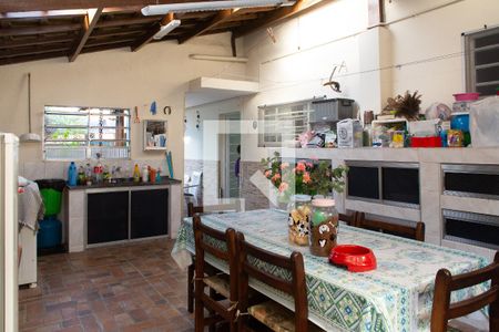 Casa à venda com 200m², 2 quartos e 2 vagas Casa à venda com 200m², 2 quartos e 2 vagasÁrea de Serviço