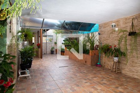 Casa à venda com 200m², 2 quartos e 2 vagas Casa à venda com 200m², 2 quartos e 2 vagasGaragem