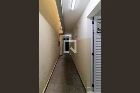 Corredor externo de kitnet/studio para alugar com 1 quarto, 15m² em Barra Funda, São Paulo