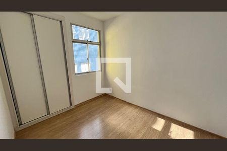 Quarto 2 de apartamento para alugar com 2 quartos, 60m² em Minas Brasil, Belo Horizonte