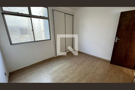 Quarto 1 de apartamento para alugar com 2 quartos, 60m² em Minas Brasil, Belo Horizonte