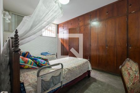Suíte de casa à venda com 6 quartos, 453m² em Alto de Pinheiros, São Paulo