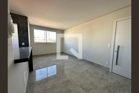 Sala de apartamento à venda com 2 quartos, 73m² em Sagrada Família, Belo Horizonte