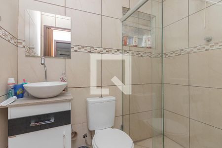 Banheiro de apartamento à venda com 2 quartos, 52m² em Rubem Berta, Porto Alegre