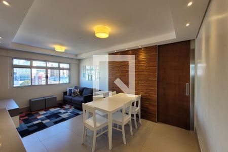 Sala de estar/jantar de apartamento para alugar com 2 quartos, 74m² em Aclimação, São Paulo