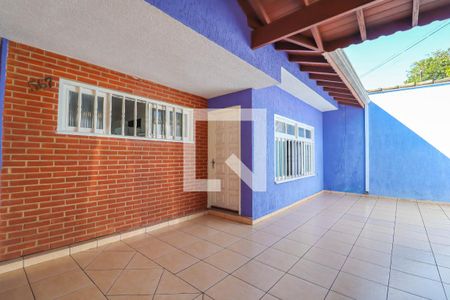 Casa à venda com 240m², 2 quartos e 3 vagas Casa à venda com 240m², 2 quartos e 3 vagasGaragem