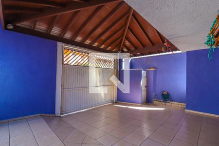 Casa à venda com 240m², 2 quartos e 3 vagas Casa à venda com 240m², 2 quartos e 3 vagasGaragem