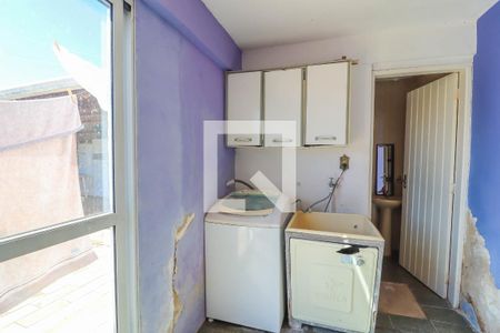 Casa à venda com 240m², 2 quartos e 3 vagas Casa à venda com 240m², 2 quartos e 3 vagasÁrea de Serviço