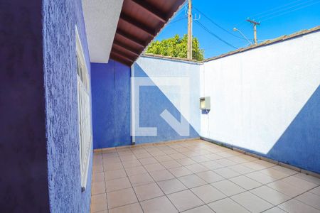 Casa à venda com 240m², 2 quartos e 3 vagas Casa à venda com 240m², 2 quartos e 3 vagasGaragem