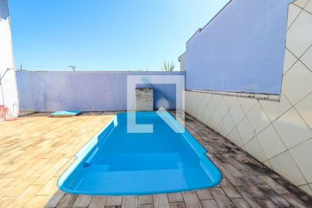 Casa à venda com 240m², 2 quartos e 3 vagas Casa à venda com 240m², 2 quartos e 3 vagasQuintal