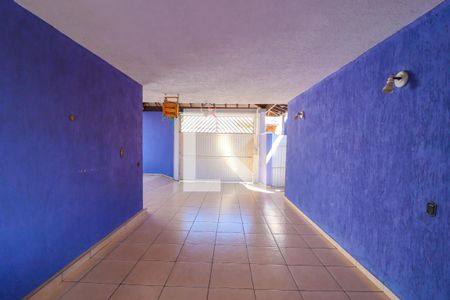 Casa à venda com 240m², 2 quartos e 3 vagas Casa à venda com 240m², 2 quartos e 3 vagasQuintal