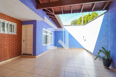 Casa à venda com 240m², 2 quartos e 3 vagas Casa à venda com 240m², 2 quartos e 3 vagasGaragem