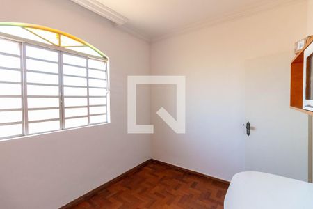 Quarto 2 de casa à venda com 4 quartos, 230m² em Alto dos Pinheiros, Belo Horizonte