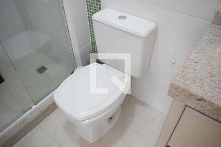 Banheiro de apartamento para alugar com 1 quarto, 27m² em Juvevê, Curitiba