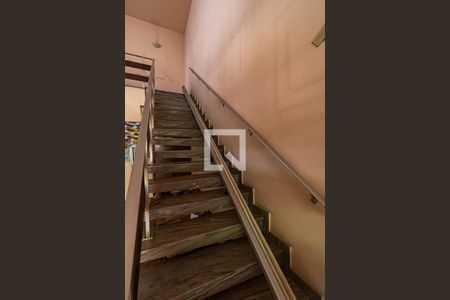 Escada de casa à venda com 3 quartos, 280m² em Água Branca, São Paulo