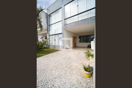 Casa para alugar com 160m², 2 quartos e 2 vagas Casa para alugar com 160m², 2 quartos e 2 vagasFachada