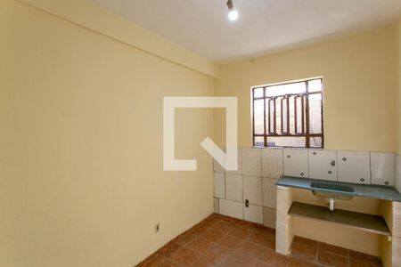 Cozinha de casa para alugar com 1 quarto, 51m² em Tupi B, Belo Horizonte