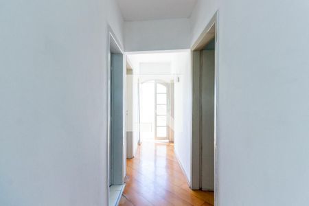 Corredor de casa para alugar com 3 quartos, 120m² em Jardim de Lorenzo, São Paulo