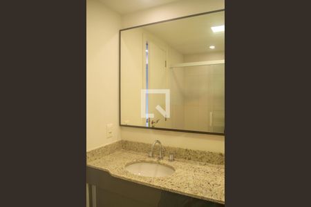 Banheiro de apartamento para alugar com 1 quarto, 26m² em Partenon, Porto Alegre