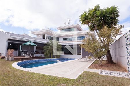 Casa de condomínio à venda com 520m², 4 quartos e 4 vagas Casa de condomínio à venda com 520m², 4 quartos e 4 vagasPiscina