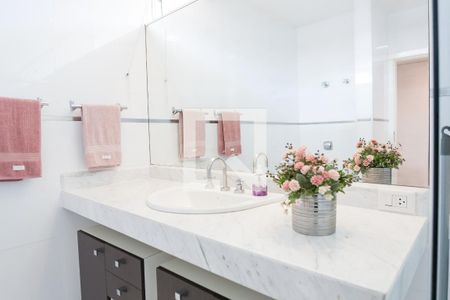 Casa de condomínio à venda com 520m², 4 quartos e 4 vagas Casa de condomínio à venda com 520m², 4 quartos e 4 vagasbanheiro suite master