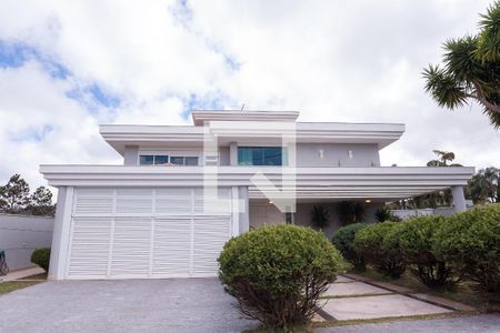 Casa de condomínio à venda com 520m², 4 quartos e 4 vagas Casa de condomínio à venda com 520m², 4 quartos e 4 vagasfachada