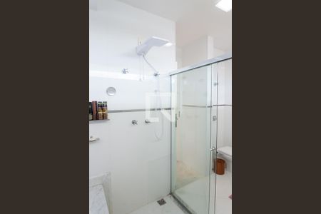 Casa de condomínio à venda com 520m², 4 quartos e 4 vagas Casa de condomínio à venda com 520m², 4 quartos e 4 vagasbanheiro suite master