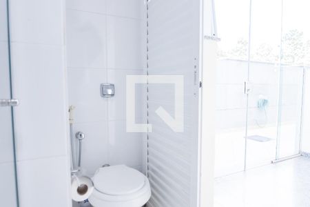 Casa de condomínio à venda com 520m², 4 quartos e 4 vagas Casa de condomínio à venda com 520m², 4 quartos e 4 vagasBanheiro de serviço