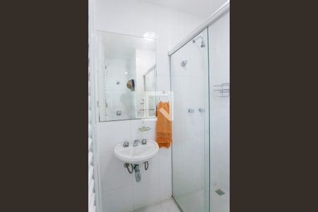 Casa de condomínio à venda com 520m², 4 quartos e 4 vagas Casa de condomínio à venda com 520m², 4 quartos e 4 vagasBanheiro de serviço