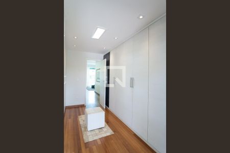 Casa de condomínio à venda com 520m², 4 quartos e 4 vagas Casa de condomínio à venda com 520m², 4 quartos e 4 vagascoset suite master