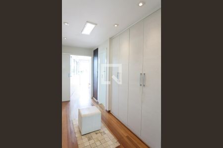 Casa de condomínio à venda com 520m², 4 quartos e 4 vagas Casa de condomínio à venda com 520m², 4 quartos e 4 vagascoset suite master