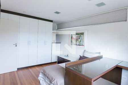 Casa de condomínio à venda com 520m², 4 quartos e 4 vagas Casa de condomínio à venda com 520m², 4 quartos e 4 vagasquarto 2