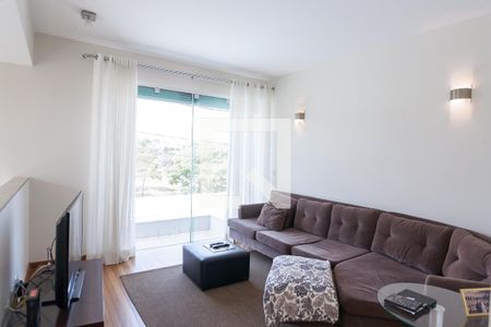 Casa de condomínio à venda com 520m², 4 quartos e 4 vagas Casa de condomínio à venda com 520m², 4 quartos e 4 vagasSala de TV