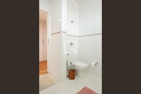 Casa de condomínio à venda com 520m², 4 quartos e 4 vagas Casa de condomínio à venda com 520m², 4 quartos e 4 vagasbanheiro suite master