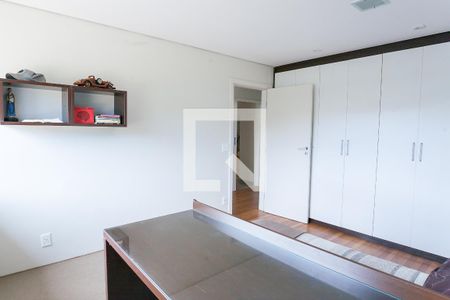 Casa de condomínio à venda com 520m², 4 quartos e 4 vagas Casa de condomínio à venda com 520m², 4 quartos e 4 vagasquarto 2