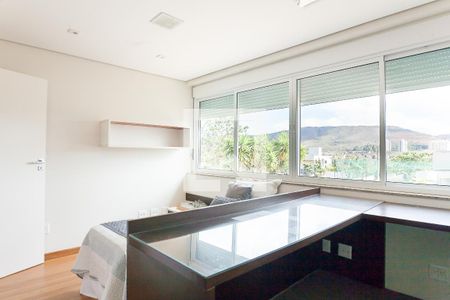 Casa de condomínio à venda com 520m², 4 quartos e 4 vagas Casa de condomínio à venda com 520m², 4 quartos e 4 vagasquarto 3