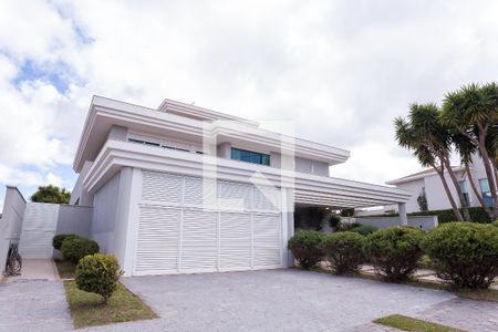 Casa de condomínio à venda com 520m², 4 quartos e 4 vagas Casa de condomínio à venda com 520m², 4 quartos e 4 vagasfachada