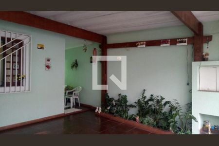 Casa à venda com 3 quartos, 220m² em Vila Basileia, São Paulo
