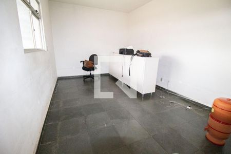 Casa à venda com 4 quartos, 250m² em Planalto, Belo Horizonte