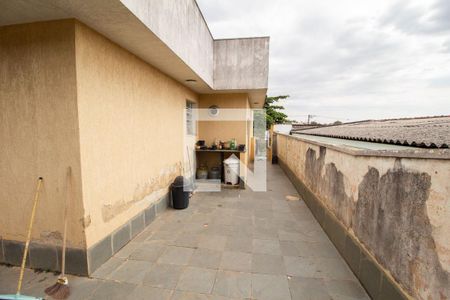 Casa à venda com 4 quartos, 250m² em Planalto, Belo Horizonte