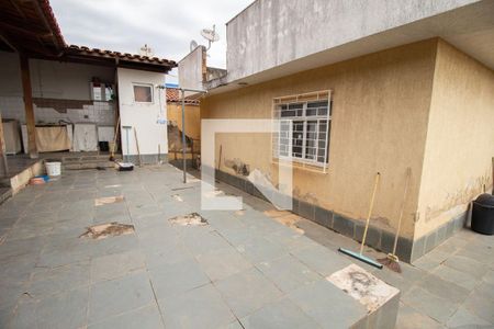 Casa à venda com 4 quartos, 250m² em Planalto, Belo Horizonte