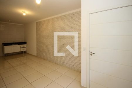 Sala de casa para alugar com 2 quartos, 48m² em Chácara Belenzinho, São Paulo