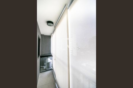 Quarto- terraço com roll on fechado  de kitnet/studio para alugar com 1 quarto, 27m² em Indianópolis, São Paulo