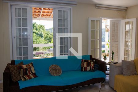 Sala de casa à venda com 5 quartos, 329m² em Vila Progresso, Niterói