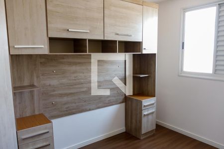 Quarto 2 de apartamento para alugar com 2 quartos, 47m² em Novo Osasco, Osasco