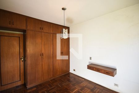 Quarto 1 de casa para alugar com 2 quartos, 320m² em Jardim Londrina, São Paulo